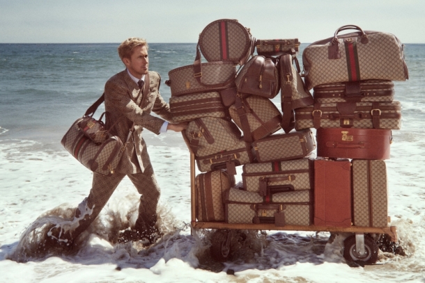 男神 Ryan Gosling 出演 Gucci Valigeria 廣告企劃，帶着 Savoy 行李箱開展神奇之旅！