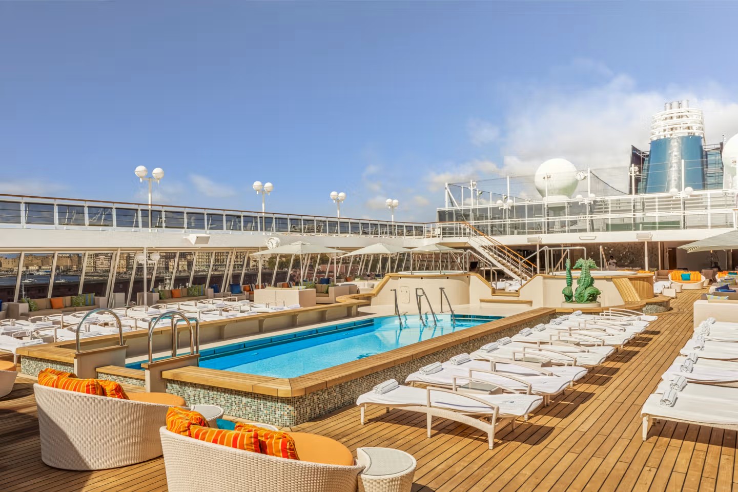 Crystal Symphony 邮轮外观甲板与海景
