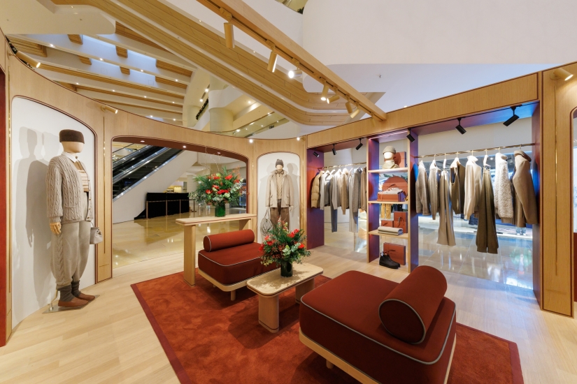 Loro Piana 2025 Holiday Gifting Pop-up store_12