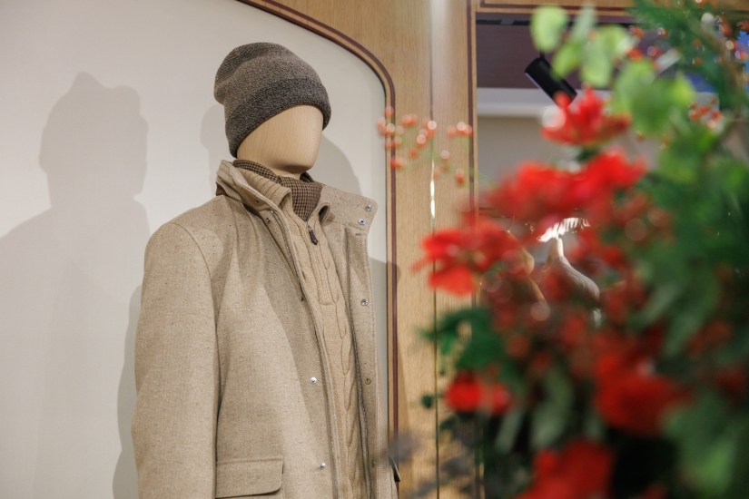Loro Piana 2025 Holiday Gifting Pop-up store_35