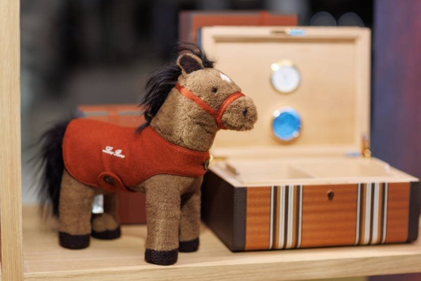 Loro Piana 2025 Holiday Gifting Pop-up store_38